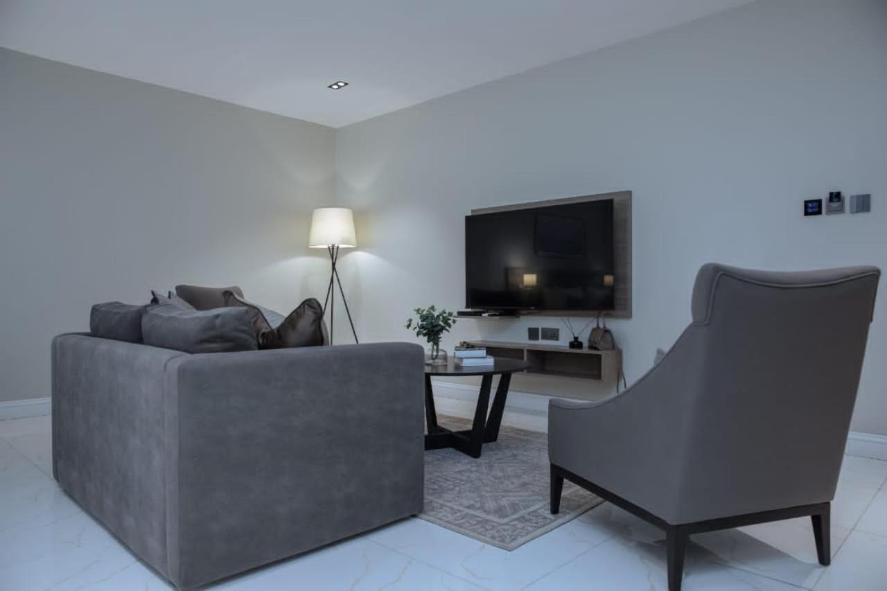 Knightsbridge Hotel & Suites Абуджа Екстериор снимка