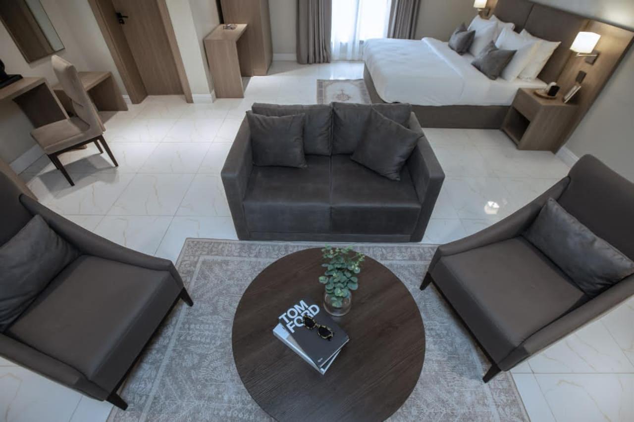 Knightsbridge Hotel & Suites Абуджа Екстериор снимка